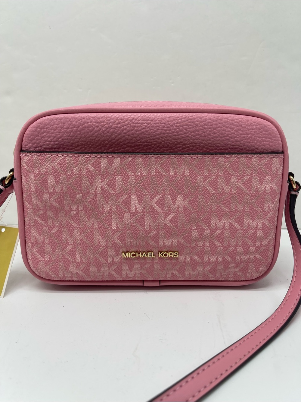 Michael Kors Pink Signature MK Jet Set Crossbody Camera XBODY
Carnation
NWT